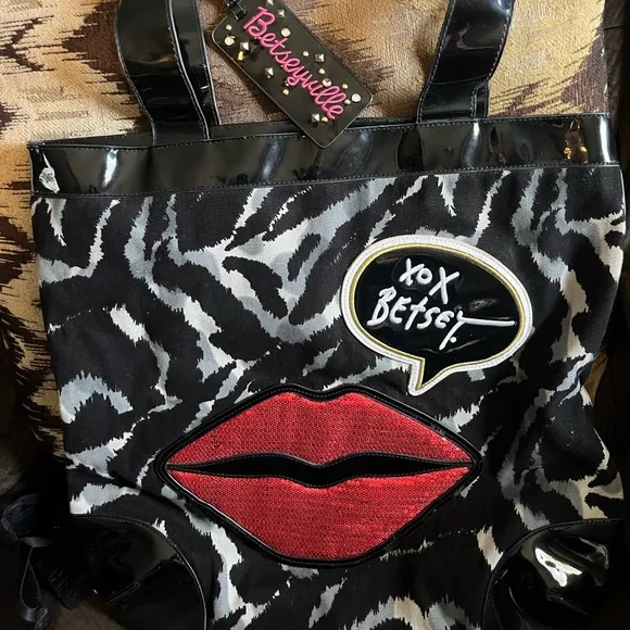 Betsey Johnson Black and Red Lips Tote - Picture 1 of 7